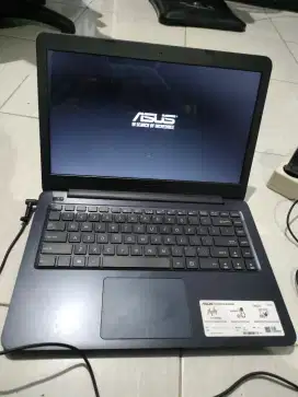 Jual cepat laptop ASUS E402Y mulus
