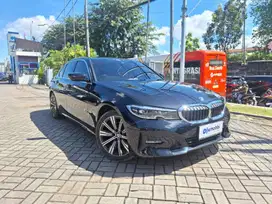 Low KM BMW 320i 2.0 M Sport Bensin-AT 2022 6JH