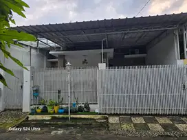 Di jual.cepat, Siap huni tangan pertama, untuk lantai1blm di cat nego!