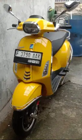HARGA CASH, vespa sprint 150 ABS 2022 km 2.800, pemakaian 2023