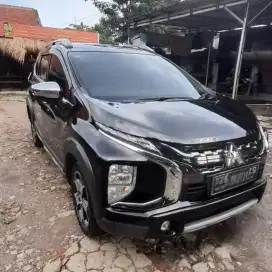 Xpander Cross 2022 AT Hitam