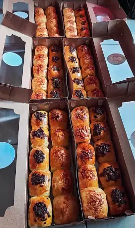 Bolen pisang keju coklat