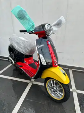 Vespa Primavera Mickey Mouse 2024