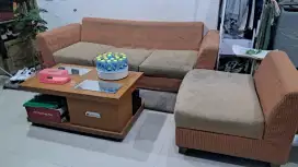 Sofa L plus Meja Laci atas cermin