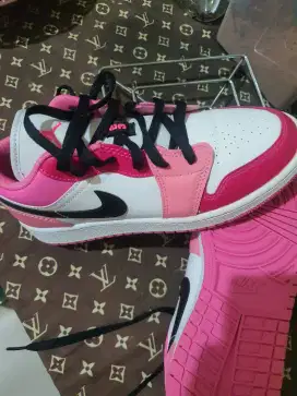 Sepatu nike jordan low original size 37,5