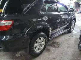 Toyota Fortuner 2010 Bensin
