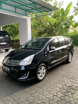 Nissan gran livina