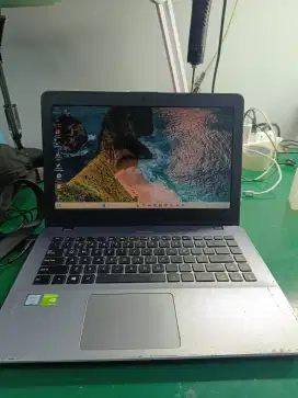 Asus vivobook tipe A422UR