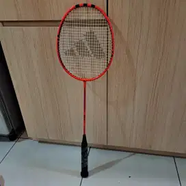 Raket bulutangkis adidas spieler 07
