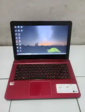 Laptop Asus A9 ddr4  ssd windows 10-64bit siap pakai