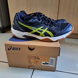Sepatu bulutangkis asics gel rocket x