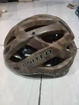 Helm sepeda United model Army uk L