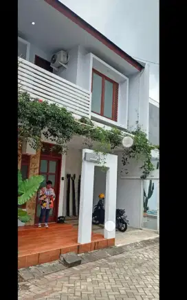 Dijual Villa Ada Kolam Renangnya Batu Dekat Selecta View Bagus