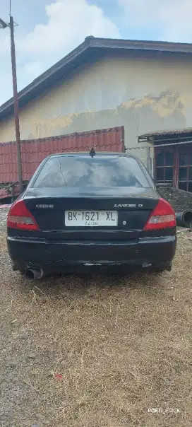 Dijual mobil mitsubishi lancer tahun