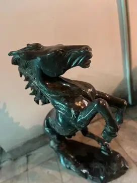 Patung Kuda Onyx