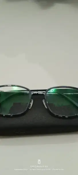 Kacamata titanium