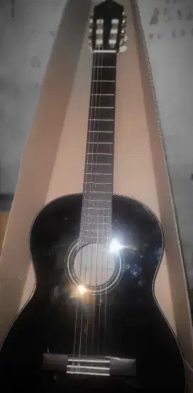 Gitar yamaha C40 warna hitam
