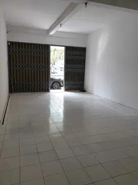 Disewakan Ruko Nyaman siap Pakai Lokasi di Taman Kopo Indah 3 Bandung