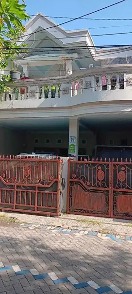 RUMAH MURAH 2,5 LANTAI PLUS FURNISH DI TENGAH KOTA SIDOARJO