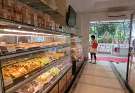 Di butuhkan kasir wanita untuk cake & bakery