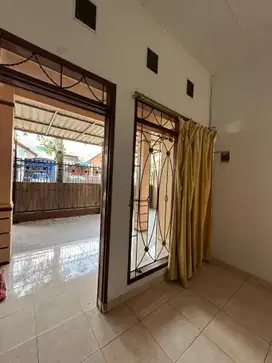 Disewakan Rumah Nyaman Terawat Siap Huni di Taman Kopo Indah 3 Bandung