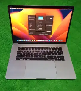 Macbook Pro 2017 15inch i7 16/256 Grey Touchbar Dual VGA mulus murah