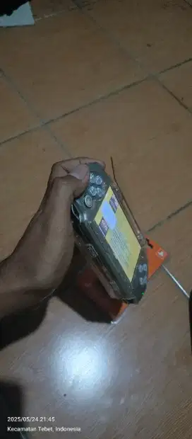 Psp seri 2000 batre tahan 2 jam