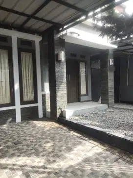 Dijual rumah di permata buah batu depan kampus telkom