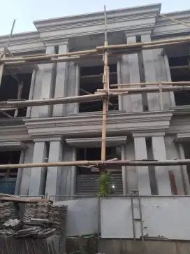 Tukang bangunan