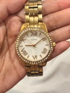 Jam Tangan Wanita GUESS Gold