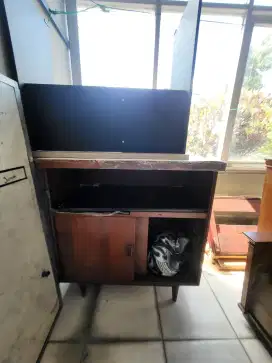 Dijual meja rak lemari kayu gaya klasik