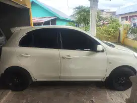 Dijual Nissan March 2015 Manual 1,2