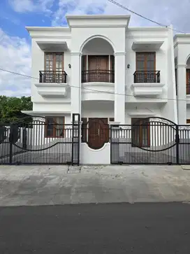 Dijual Rumah Baru Design Classic Modern Dalam Komplek Di Duren Sawit