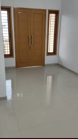 Rumah Sunter 4kamar+1 Bebas Banjir Bangunan Baru Cantik