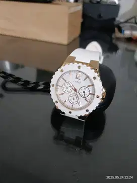 99% JAM TANGAN WANITA GUESS GW0030L3 - PEARL WHITE - ORIGINAL