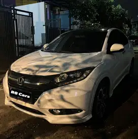 honda hrv prestige 1.8 tahun 2016 warna putih kilometer rendah