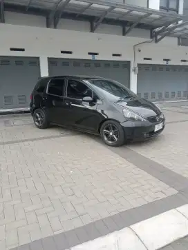 Honda fit CBU th 2002 at mulus jual cepat