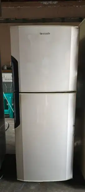 kulkas panasonic 2 pintu