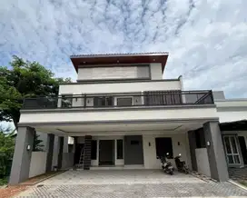 THE ICON 8SIMPLICITY - Rumah 2Lantai Brand  New - Nego cant8k