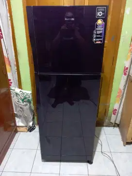 Kulkas 2 pintu polytron belleza