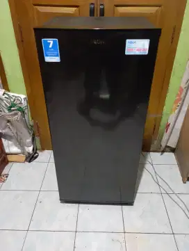 Kulkas 1 pintu aqua