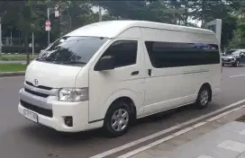 Toyota Hiace commuter 2022