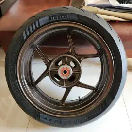 Velg ZX6R ZX636 ZX25R Pirelli Diablo Rosso IV Brembo RCS 17cc