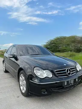 Mercedes-Benz C240 2005 Bensin