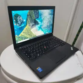 LAPTOP LENOVO THINKPAD X240 CORE I7 RAM 8GB LAYAR 12 INCH