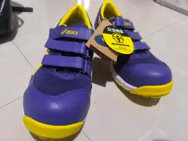 Sepatu safety asics size 44