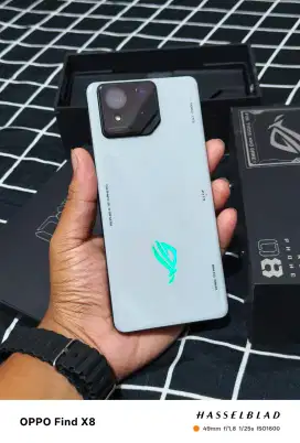 ROG PHONE 8 12/256 SNAP 8 GEN 3
