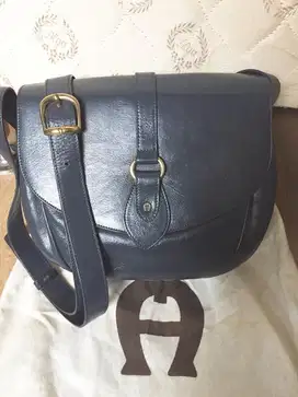 Tas wanita “ Aigner “