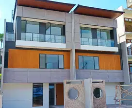 Rumah Mewah Baru 3 Lantai di Setra duta Bandung Utara ada Kolam renang