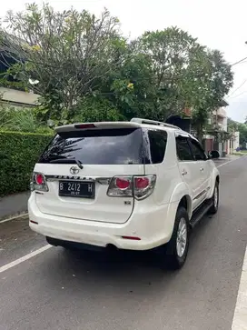 Toyota Fortuner G 2 .5 at diesel th 2012 putih nopol genap Jakarta